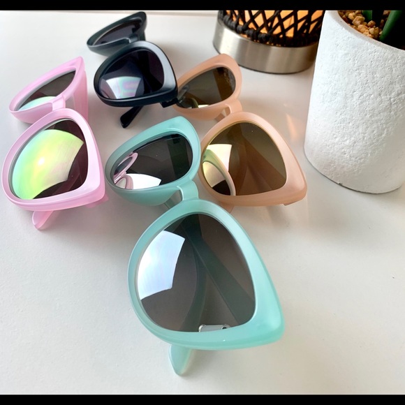 NWT|Sunglasses - Picture 4 of 5